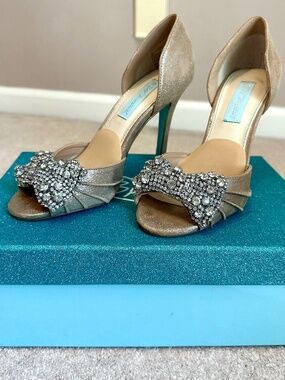 Betsey Johnson rhinestone heels size 6